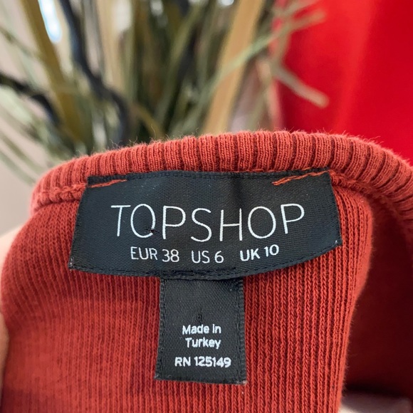 Brown cropped tank top - Picture 3 of 3